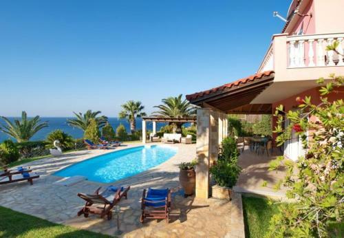 Kleismata Villa Sleeps 7 With Pool And Air Con