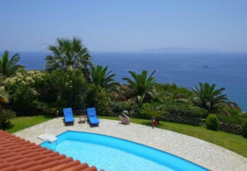 Kleismata Villa Sleeps 7 With Pool And Air Con