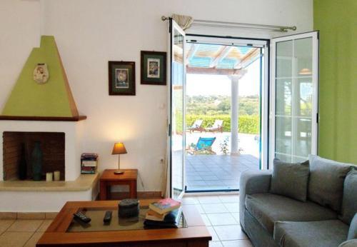Kleismata Villa Sleeps 6 With Pool And Air Con
