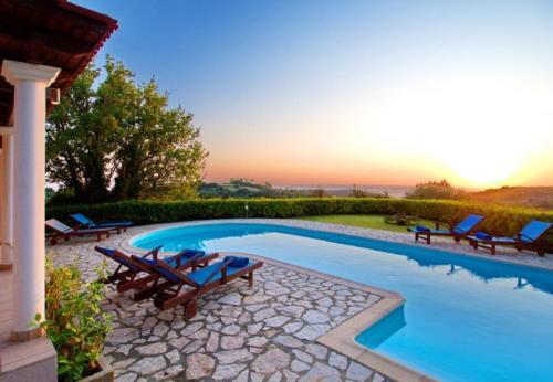 Kleismata Villa Sleeps 6 With Pool And Air Con