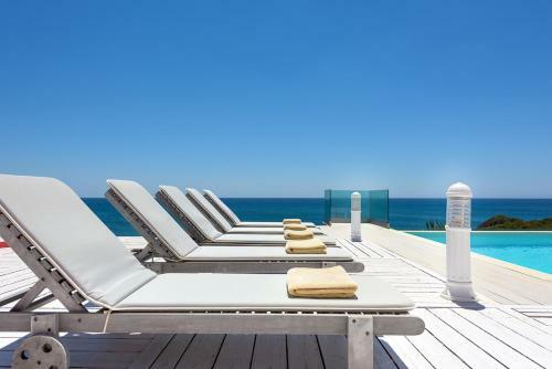 Lachania Villa Sleeps 18 With Pool And Air Con