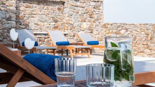 Gorgeous Cycladic Ortus Navy Villa With Pool 3bed & 2bath Sleeps 5!