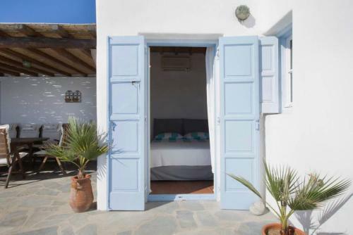 Mykonos Psarrou Villas For 18 People