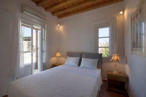 Mykonos Psarrou Villas For 18 People