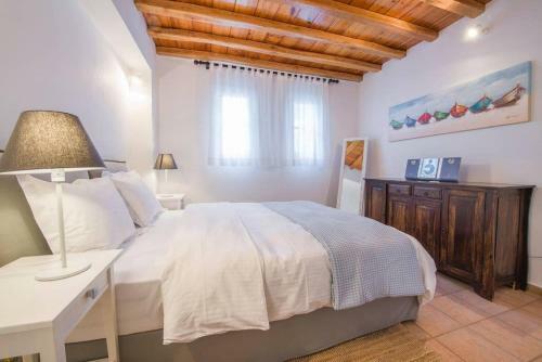 Mykonos Psarrou Villas For 18 People