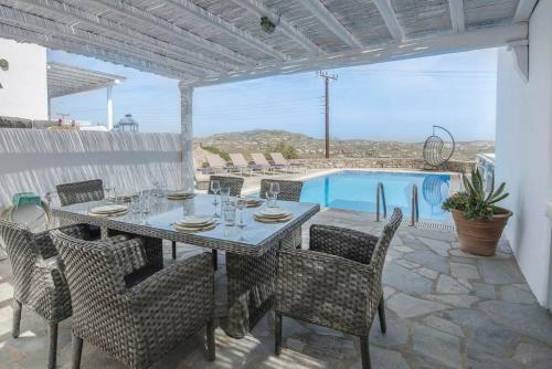 Mykonos Psarrou Villas For 18 People