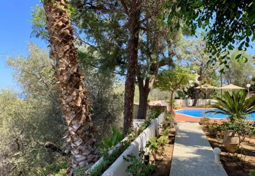 Ano Stalos Villa Sleeps 7 With Pool And Air Con