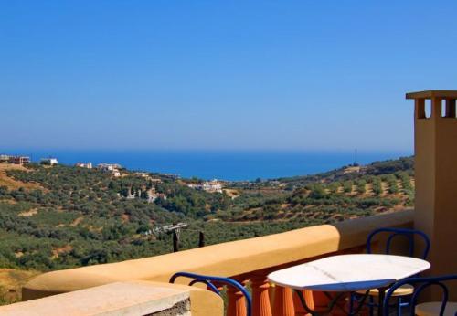 Ano Stalos Villa Sleeps 7 With Pool And Air Con