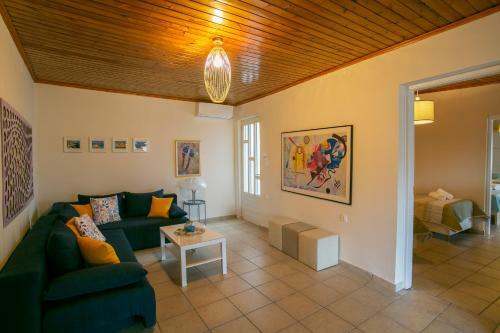 Nikiforos Cottage
