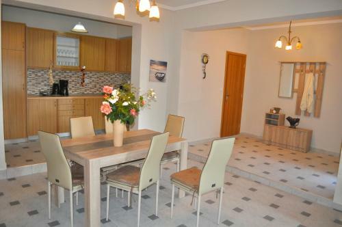 Apartamento Luxus Ferienwohnung In Pelekas Strand Mit Pool Adonis