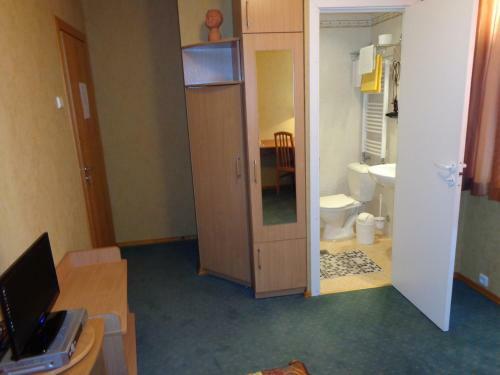 Home Hotel