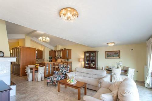 Luxury Townhouse And Town Apartment