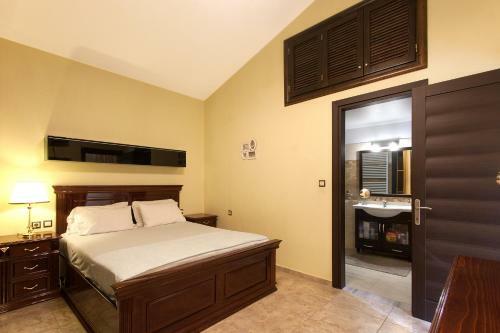 Luxury Townhouse And Town Apartment