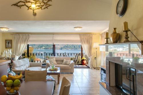 Luxury Townhouse And Town Apartment