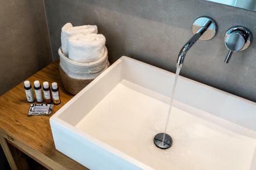 Apartamento Thira Gold Suites