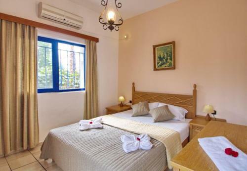 Varypetro Villa Sleeps 2 With Pool And Air Con