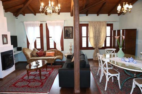 Hostal The House By The River Luxury Villa