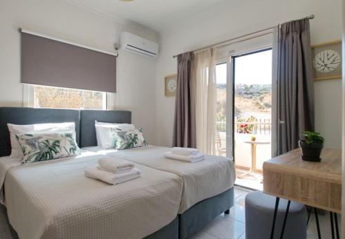 Zacharias Villa Sleeps 7 With Pool And Air Con