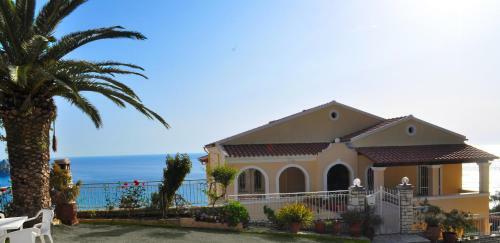 Studio Apartments Maria With Pool - Agios Gordios Beach