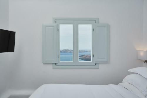 Firostefani Villa Sleeps 7 With Pool And Air Con