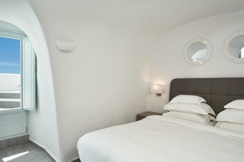 Firostefani Villa Sleeps 5 With Pool And Air Con