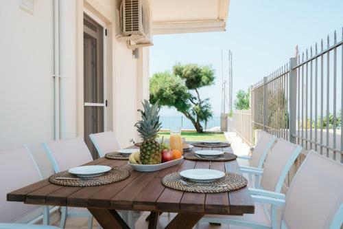 Ksirokampos Villa Sleeps 10 With Pool And Air Con