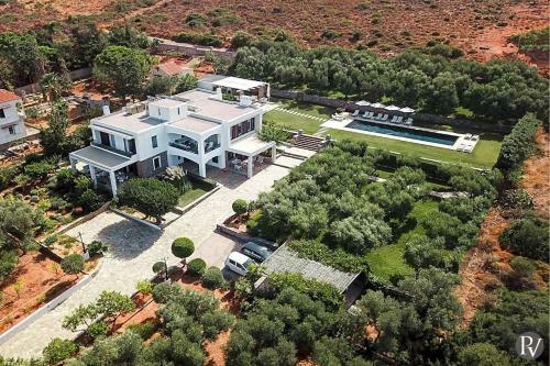Agios Onoufrios Villa Sleeps 14 With Pool And Air Con
