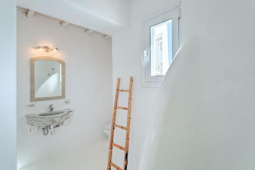 Kanalia Villa Sleeps 10 With Pool And Air Con