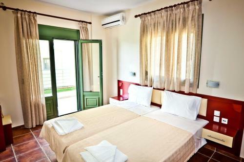Aselinos Villa Sleeps 6 With Pool Air Con And Wifi