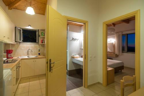 Gialova Villa Sleeps 2 Pool Air Con Wifi