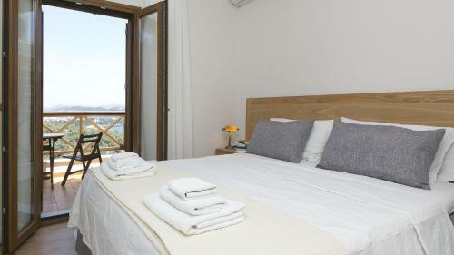 2b Luxurious Villa Io, With Private Pool And Stunningt Sea Views