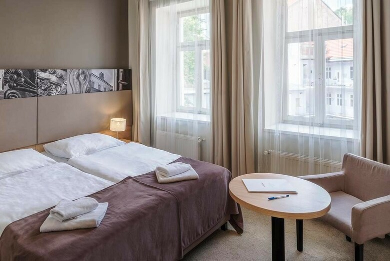 Three Crowns Hotel