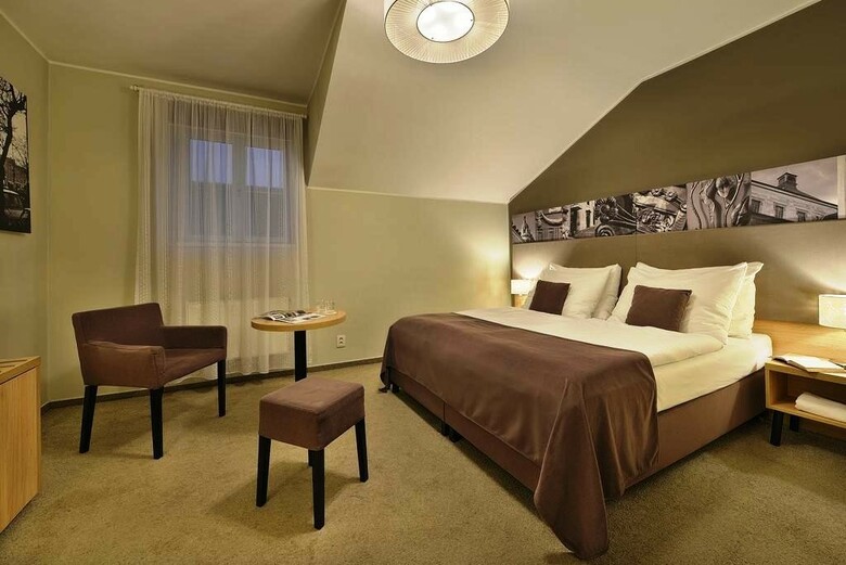 Three Crowns Hotel