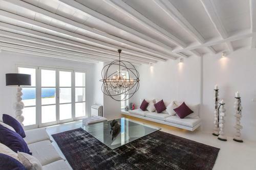 Elia Villa Sleeps 14 With Pool And Air Con