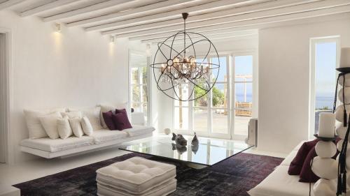 Elia Villa Sleeps 14 With Pool And Air Con