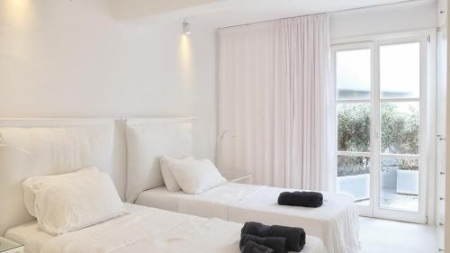 Elia Villa Sleeps 14 With Pool And Air Con