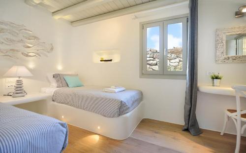 Elia Villa Sleeps 12 With Pool And Air Con
