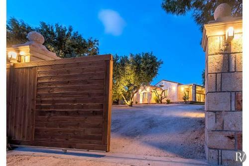 Limni Keriou Villa Sleeps 8 Wifi