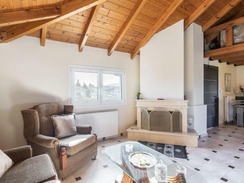 Pleasant Holiday Home In Chalcis With Garden