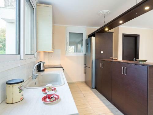 Pleasant Holiday Home In Chalcis With Garden