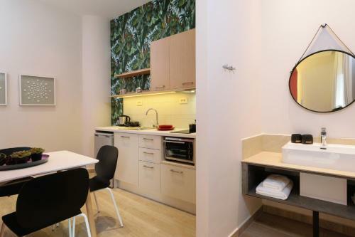 Iliana Apartments