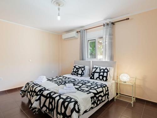 Decent Holiday Home In Chalcis With Garden