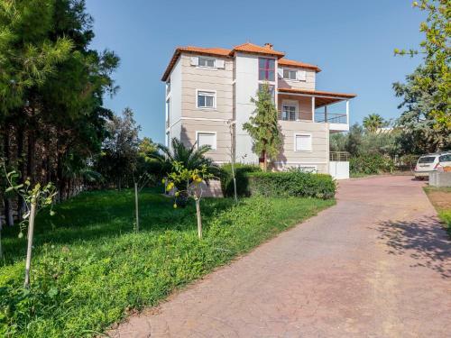 Decent Holiday Home In Chalcis With Garden