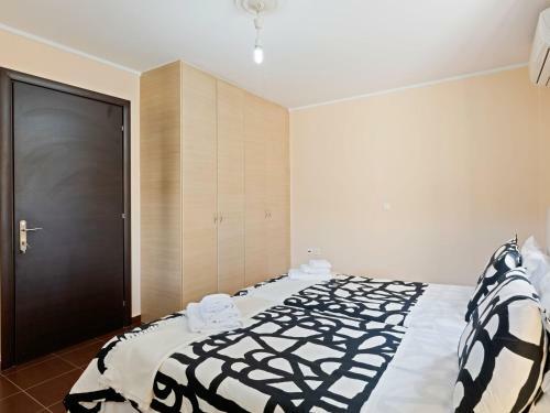 Decent Holiday Home In Chalcis With Garden