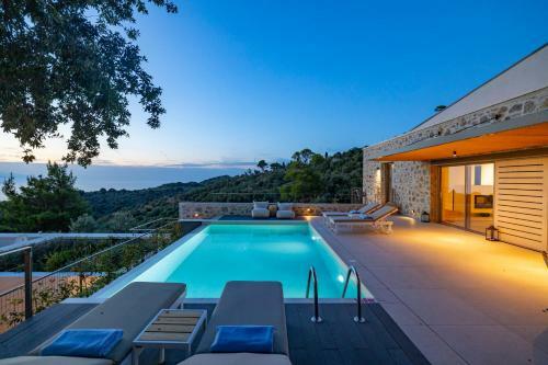 Atrium Villas II