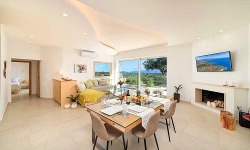 Villa Canes Heated Pool