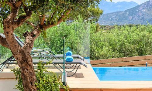 Villa Canes Heated Pool