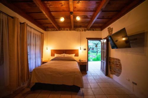Hotel Cacique Real