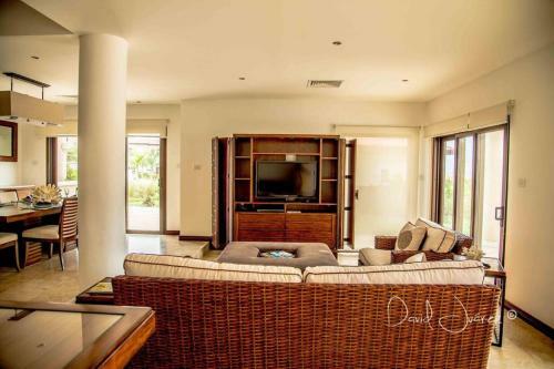 Villa Pearl Court 1111 At Pristine Bay
