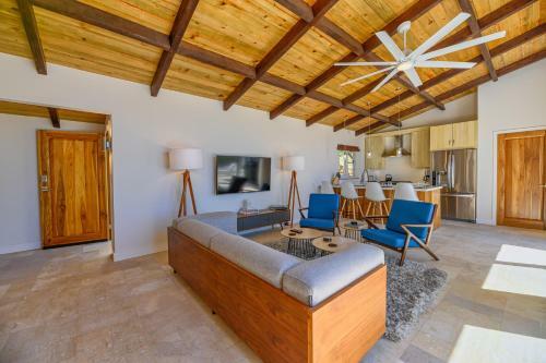 Villa Topaz Above West Bay With 180 Degree Views!